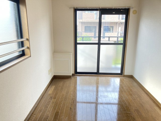 新座四季タウンC館の洋室