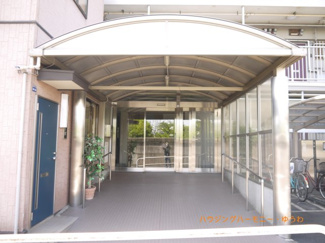 【エントランス】 | 清廉とされたエントランスになっています。
