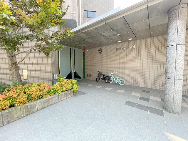 デセンテ上新庄のエントランス