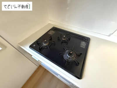 【キッチン】 | 鴻巣市小松1丁目　中古住宅   | 現地(2025年7月撮影)