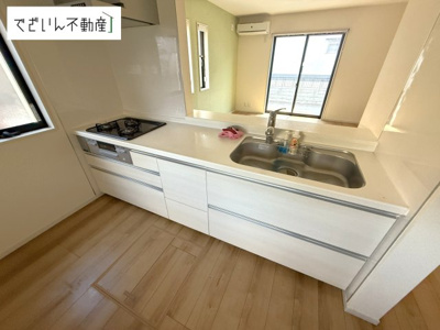 【キッチン】 | 鴻巣市小松1丁目　中古住宅   | 現地(2025年7月撮影)