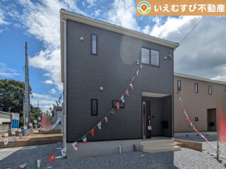 【外観】 | 【完成済み】シンプルモダンテイストの飽きのこない外観！
実際に現地を見たりゆっくりご内覧頂ければ新居での夢が膨らみますよね♪