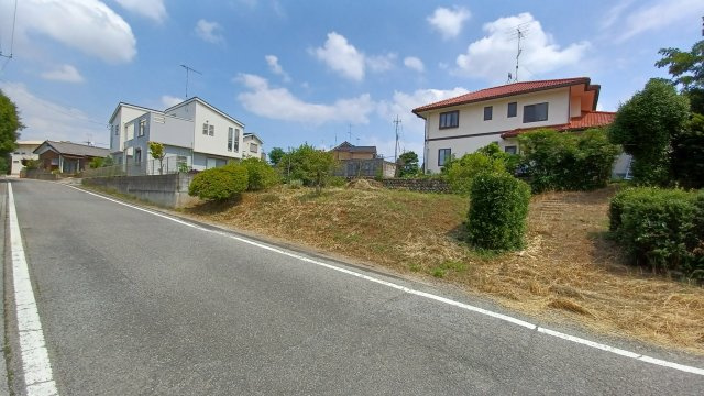 東松山市大字東平 中古戸建の庭|２軒南にある畑