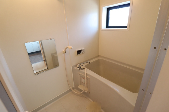 グリーンハイツ Ⅰの浴室|ユニットバス（小窓付）
