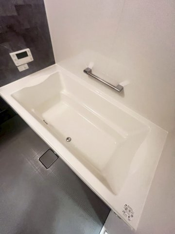 ラ・メゾン三保町の浴室