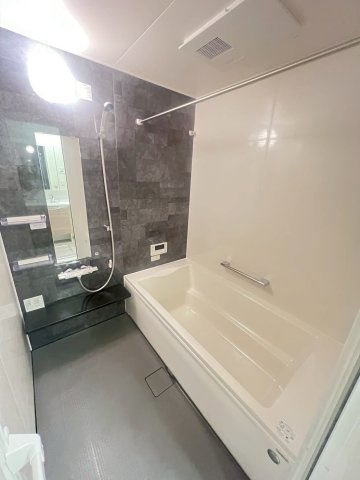 ラ・メゾン三保町の浴室