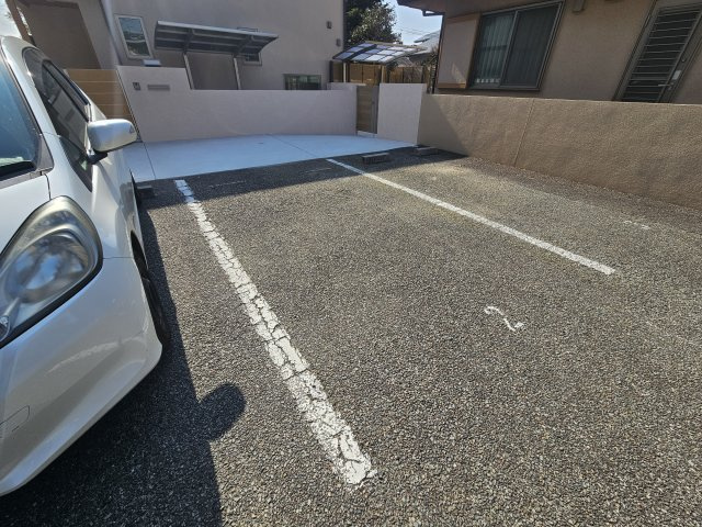 神戸市西区玉津町西河原の一戸建ての駐車場