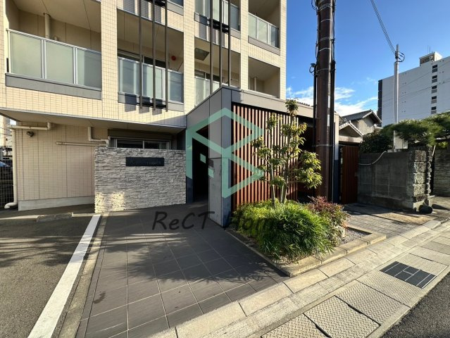 姫路市東延末２丁目の賃貸マンションのエントランス
