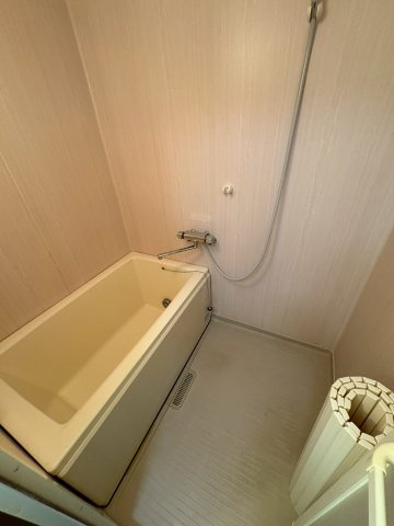 加藤マンションの浴室|落ち着いた空間のお風呂です