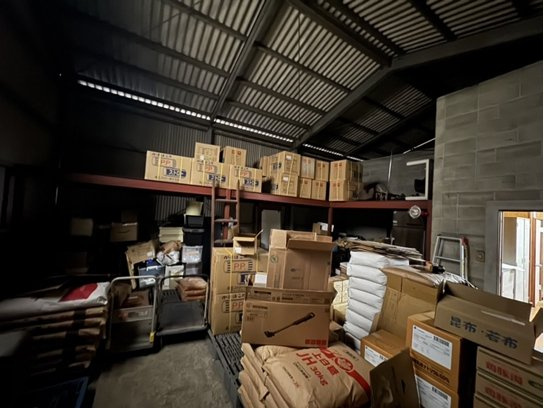 諸岡3丁目倉庫付事務所の内装