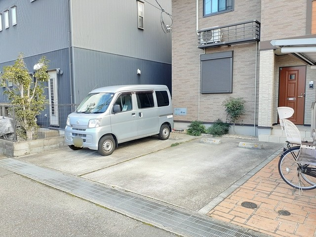 ジールの駐車場