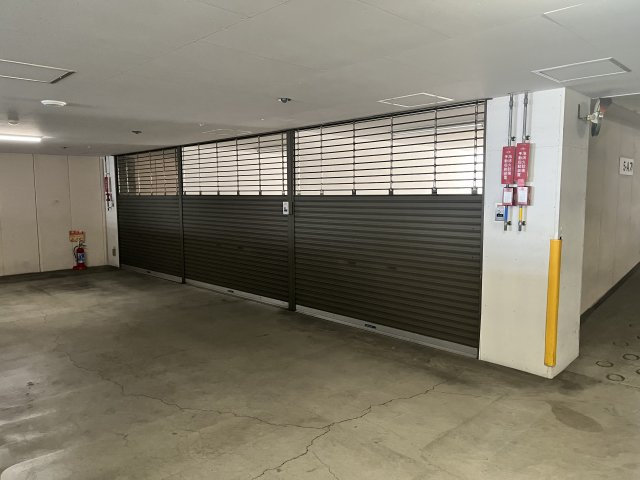 アパタワーズ八千代緑が丘のその他共用部分|ガレージ1台分付。