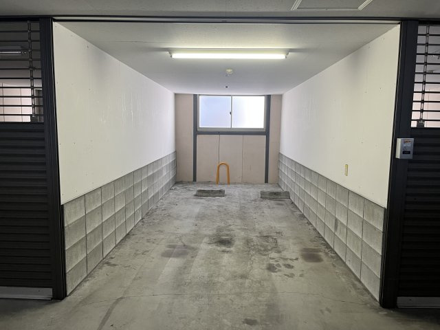 アパタワーズ八千代緑が丘の駐車場|ガレージスペース。