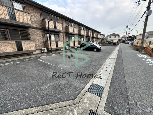 レイツコート柴田の駐車場
