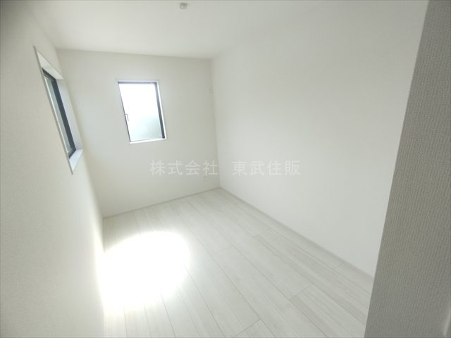 【子供部屋】 | 川越市今成13期　全5棟　1号棟 | 洋室5.5帖、子供部屋としても使い勝手の良いお部屋です