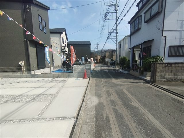 【前面道路含む現地写真】の画像