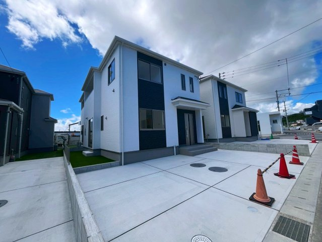 うるま市字川田の新築一戸建の外観|駐車4台可能