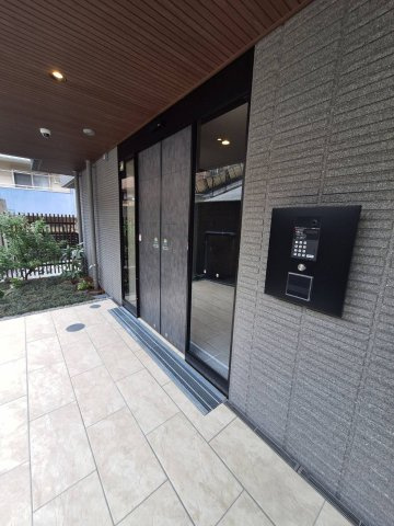 ヴァヌルーのエントランス