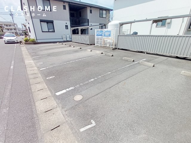 トルテュシャトーC　　刈谷市の賃貸ならクラスホーム刈谷店の駐車場
