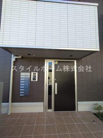 グリーンパーク弥生Ａのエントランス