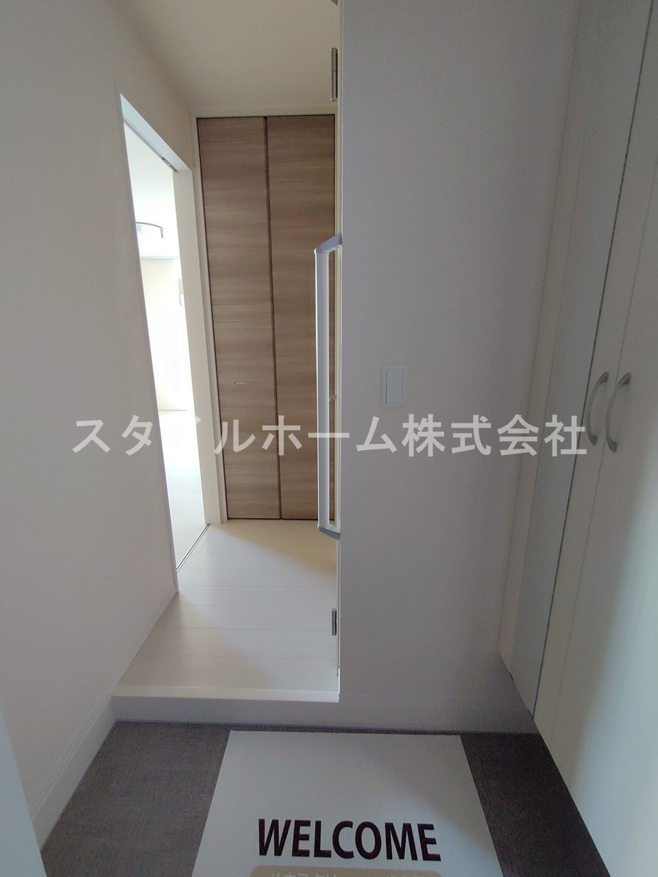 グリーンパーク弥生Ａの玄関