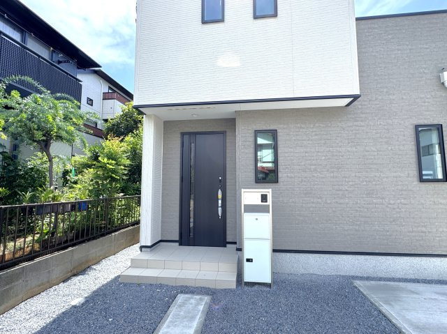 松戸市八ケ崎４丁目新築戸建（八ヶ崎4丁目24-1期）のエントランス|エントランス・玄関ポーチ