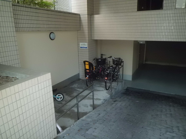 エルム御影の駐車場