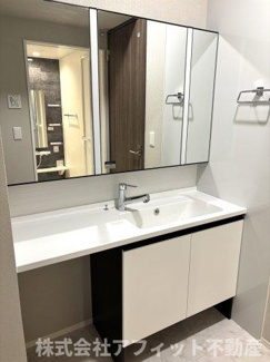 【洗面所】 | グリシーナヴァッレ | 洗髪洗面化粧台