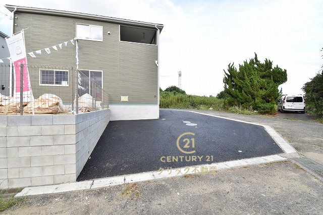 Cradlegarden　 北茨城市中郷町粟野　第1　2の駐車場|並列駐車可能なカースペースを確保。毎日のお車の出し入れがストレスなく行えます！
内覧可能です。ご予約はHPから、またお電話でも、お気軽にどうぞ。