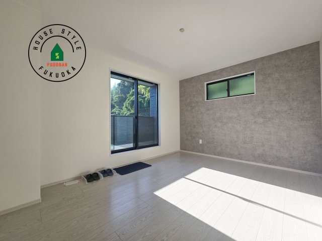 福岡市東区松崎3丁目第1-1棟（1号棟）の寝室|主寝室には収納力に優れたクローゼットがありますので、お部屋もすっきり片付きます。