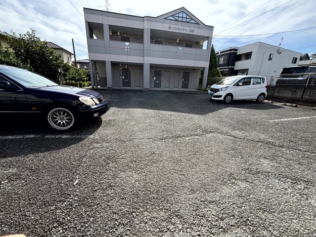 コスモシティ．来夢の駐車場