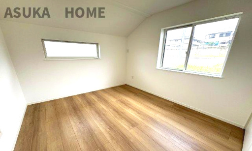 神奈川県横浜市旭区本宿町 戸建ての洋室