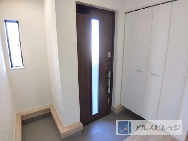 ２区画分譲　新座市北野２丁目の玄関|明るい玄関です