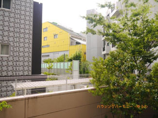 【展望】 | 陽の光が燦々と入り、青空もきれいです。