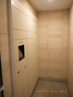 【その他共用部分】 | ご不在時に大変便利な宅配ボックスがあります。