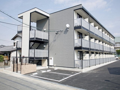 【外観】 | レオパレスＭａｕｎａ | お得に住まいをお探しするなら不動産すまラボにお任せ下さい♪
〇現地待合わせOK　〇LINE対応可　〇他社物件持ち込みＯＫ
〇遠隔契約OK　〇お値引き喜んで♪
皆様のお問合せをお待ちしています♪