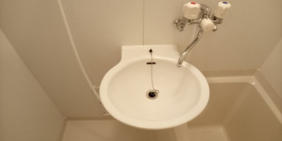 【洗面所】 | レオパレススカイトレイン | 明るい室内です