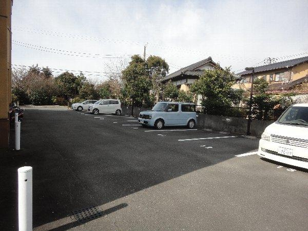 蔵下館の駐車場