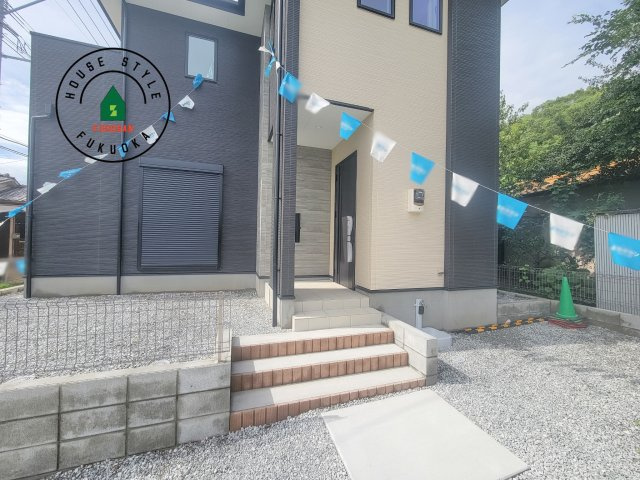 糟屋郡粕屋町大字江辻第6-1棟（1号棟）の玄関|おでかけの時も帰った時も、「我が家」を最初に感じでもらえる素敵な空間に。