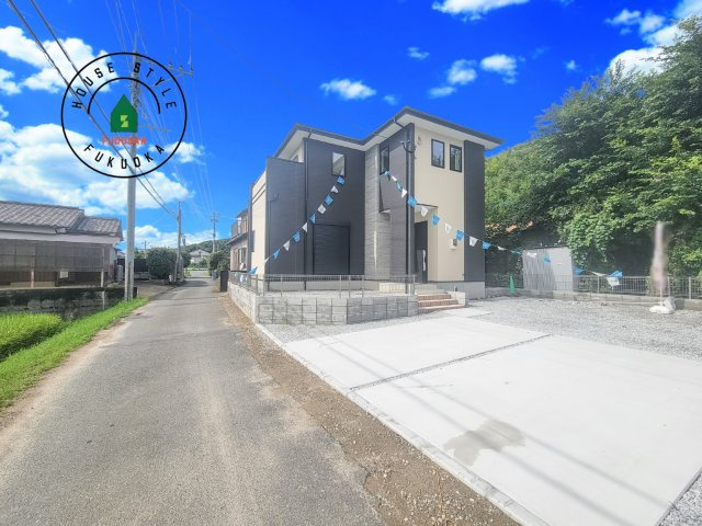 糟屋郡粕屋町大字江辻第6-1棟（1号棟）の前面道路含む現地写真|全居室収納付きで便利です。