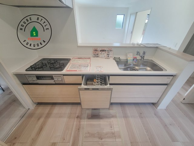 糟屋郡粕屋町大字江辻第6-1棟（1号棟）のキッチン|ご家族を近くに感じられる対面キッチンのLDK。会話もはずみそうですね。