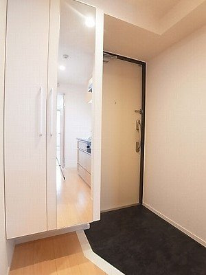 オレンティアの玄関