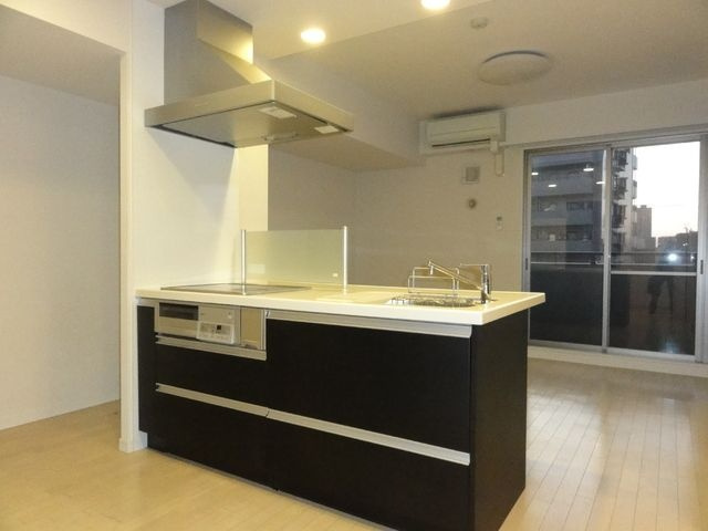 アーデン泉プレミアのキッチン