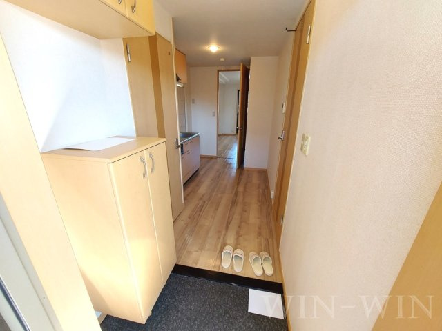 グランデール栄の玄関