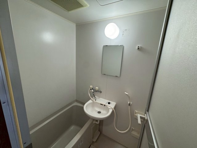 シンフォニーレジデンス柴原の浴室