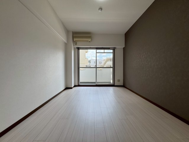 シンフォニーレジデンス柴原の居間・リビング