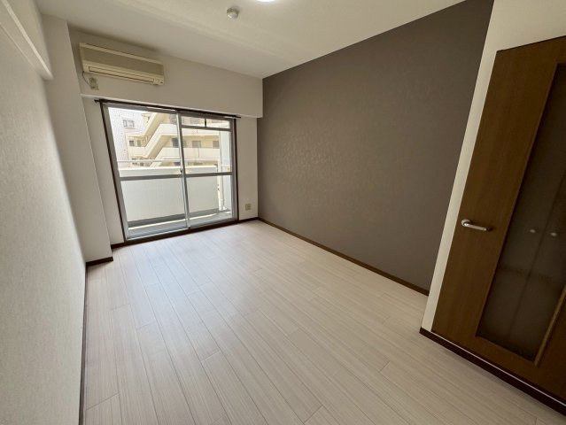 シンフォニーレジデンス柴原の居間・リビング