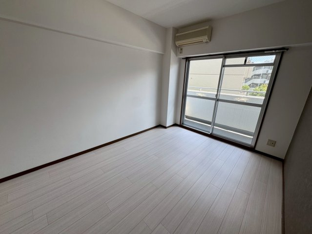 シンフォニーレジデンス柴原の居間・リビング