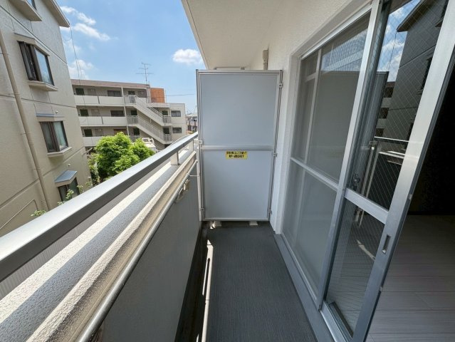 シンフォニーレジデンス柴原のバルコニー