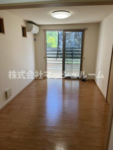 FLATの居間・リビング